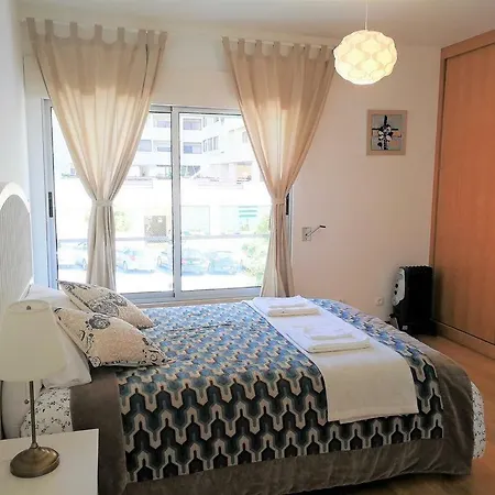 Each - House Oriente Apartament Lizbona